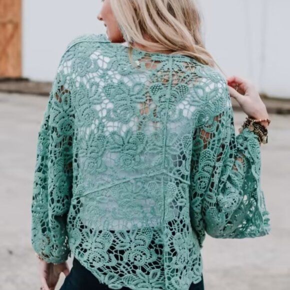 CROCHET PETAL KIMONO WRAP - BNWT - ONE SIZE - MINT - Picture 2 of 3